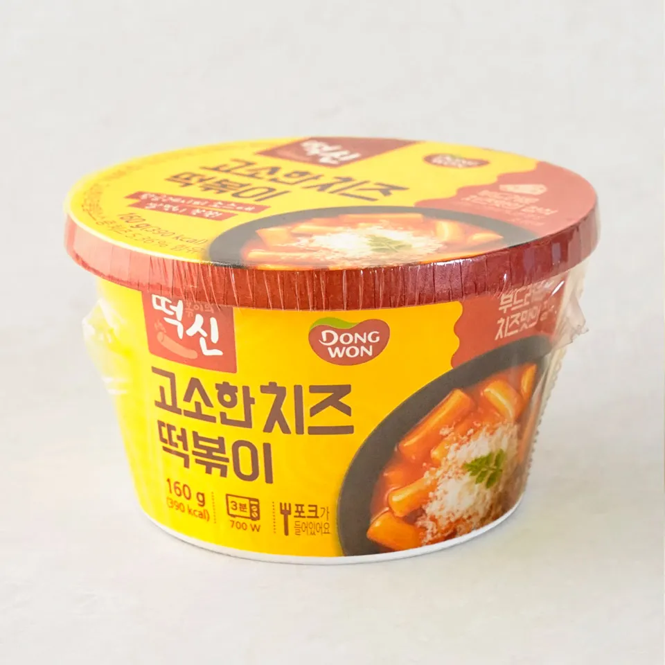 [GR-RAMEN-0005] DONGWON Cup Topokki – Sweet Cheese 160G (Exp: 24-Sep-2026)